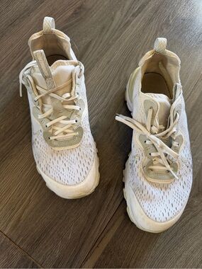 Nike White Youth Knit Running Shoes